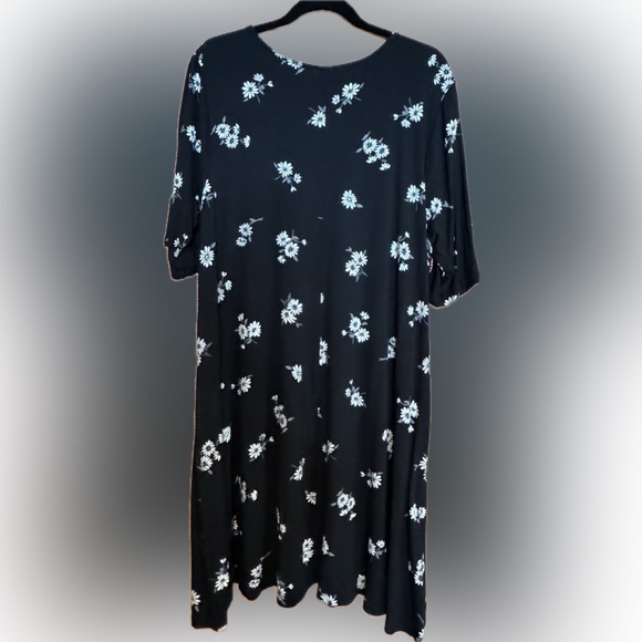 Old Navy flower dress, Rayon XXL - Picture 2 of 4